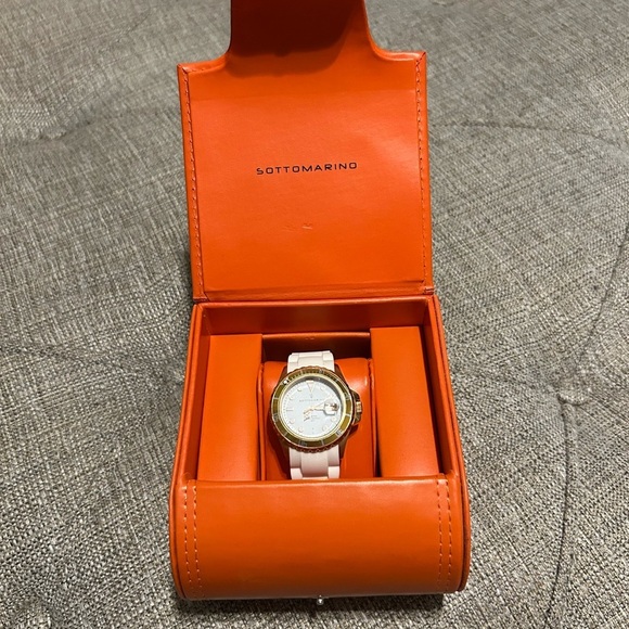 Sottomarino Mostro White and Gold Watch - Picture 1 of 4